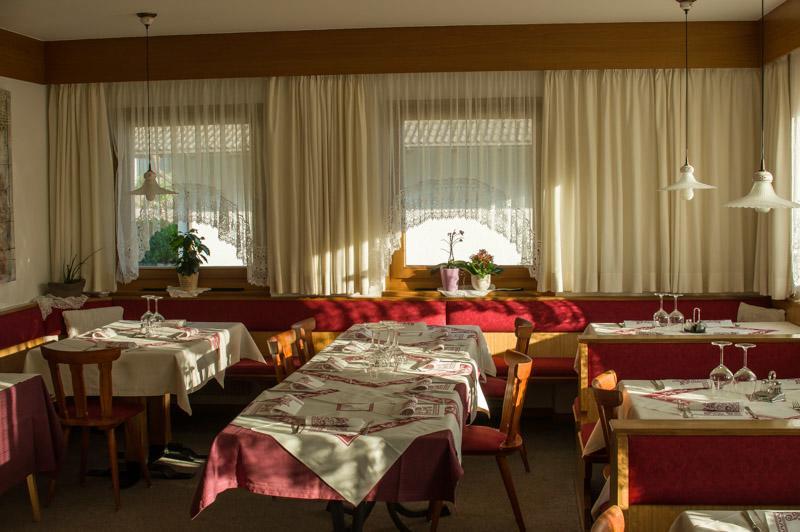 Pension Apartments Klotznerhof Schenna Bagian luar foto