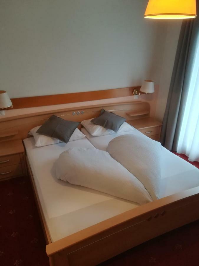 Pension Apartments Klotznerhof Schenna Ruang foto